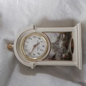 2004 Thomas Kincade Sweetheart Cottage Mantle Clock